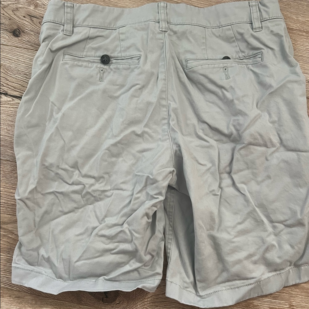 Shorts - Picture 2 of 3